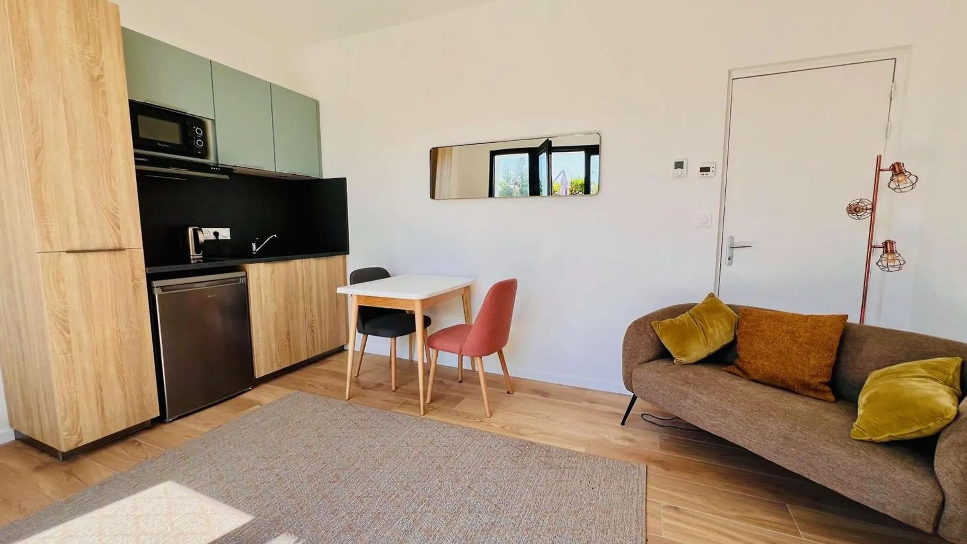 Quiberon - Maison T2 Renovee Avec Jardin Clos, Proche Plages & Commerces, Parking, Wifi - Fr-1-478-285 contacts